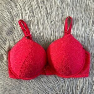 Victoria’s Secret Push Up Red Lace Bra Womens Size 38DD Underwire Padded